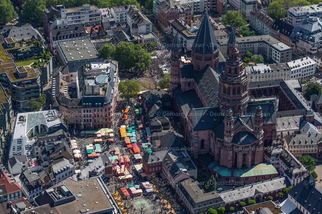 3800231 | Marktplatz der Stadt Mainz mit Dom St.Martin