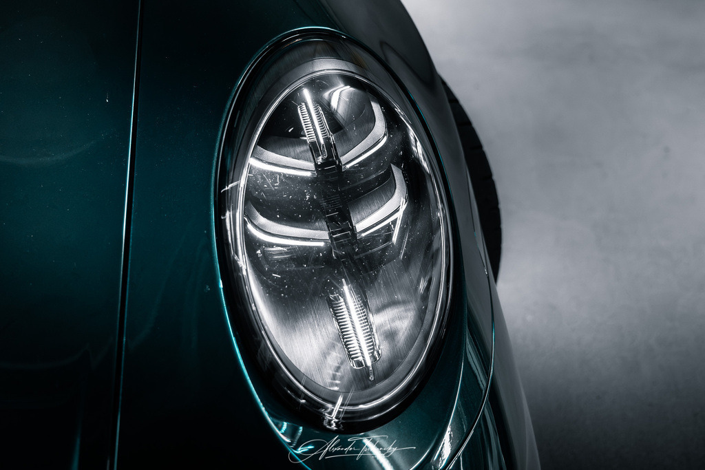 911 GT3 Touring Arlogrünmetallic | Entdecken Sie die faszinierende Welt von Alexander Tschuncky Arts: Kreative Fotografie, atemberaubende Automobilkunst und hochwertiger Bilderdruck. Lassen Sie sich inspirieren! - Realisiert mit Pictrs.com