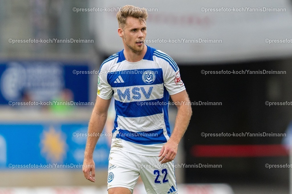xYDR22032501033 | 22.03.2025, xydrx, Fußball, MSV Duisburg - SC Union Nettetal, Niederrheinpokal Halbfinale, Schauinsland-Reisen Arena: Thilo Toepken (MSV Duisburg #22)