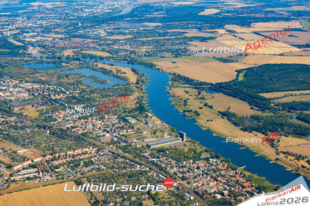 Das Luftbild der Stadt Magdeburg wurde 2022 vom Flugzeug heraus erstellt (keine Drohnen-Aufnahmen) Aufnahmehöhe ca.450 Meter- hohe Bildauflösung und Druck-Qualität. Garantiert!