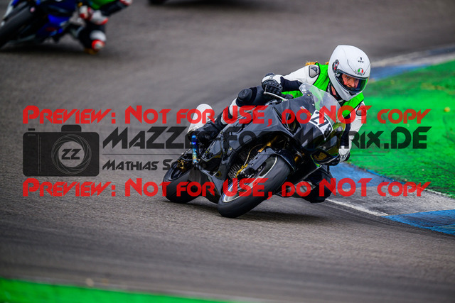 MaZZes_FotoMatrix_240614_6007705_2-450 | INST