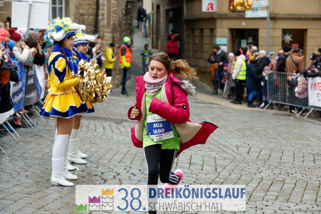 1700m Stadtwerke Jugendlauf | 3 Koenigslauf 2024 1700m Stadtwerke Jugendlauf - Realisiert mit Pictrs.com