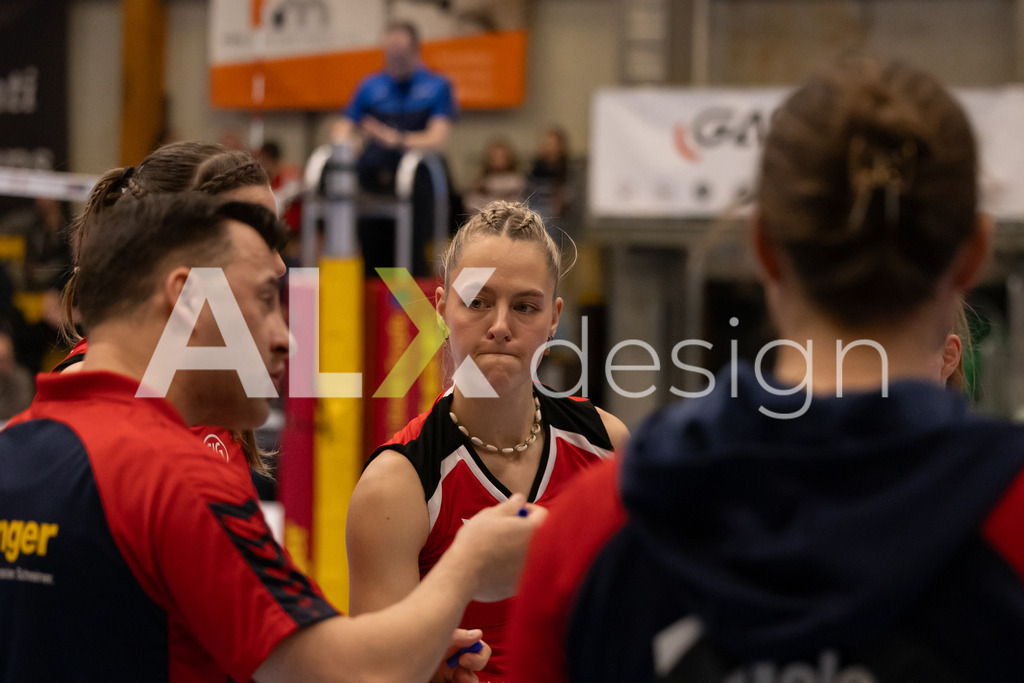 Volleyball I Frauen I Saison 2025-2026 I Volleyball NLA | Women I 1/4 Finals I VC Kanti Schaffhausen - BIWI Volleyball Franches-Montagnes I 21.02.2026 | 8 Lina-Marie Lieb (DE) (VC Kanti Schaffhausen) – Aussen - Realisiert mit Pictrs.com