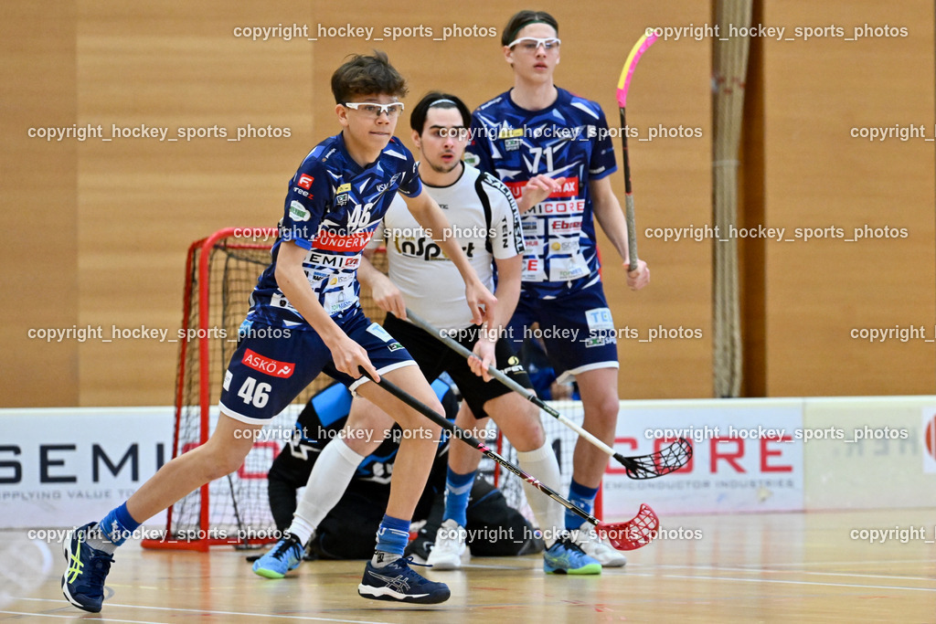 FBK Loka vs. VSV Unihockey | #46 Elias Kronig VSV Unihockey, #4 Maj Oman FBK Loka, #71 Leon Widnig VSV Unihockey, FBK Loka vs. VSV Unihockey, FBK Loka vs. VSV Unihockey am 23.03.2025 in Villach (Ballspielhalle St. Martin), Austria, (Photo by Bernd Stefan)