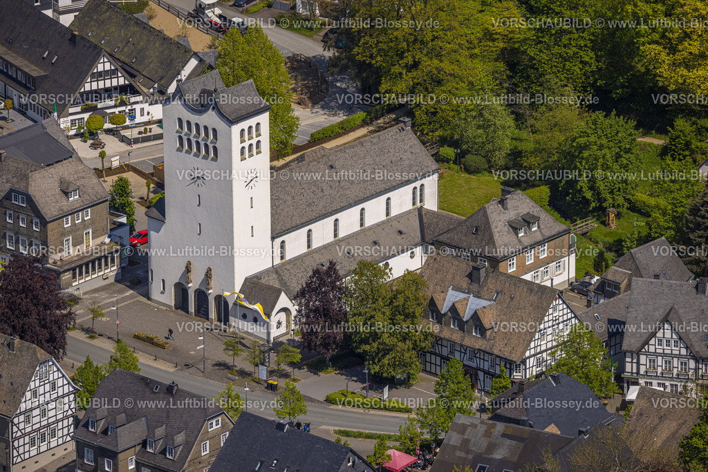 Schmallenberg230506108BadFredeburg | Luftbild, Kath. Kirche St. Georg, Fredeburg, Schmallenberg, Sauerland, Nordrhein-Westfalen, Deutschland