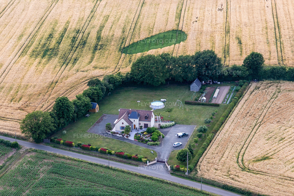 Aerial view: Les Ricosseries in Coudrecieux in the state Sarthe, France.Photo: IMG_132420.jpg taken on 06/14/2022 by Werner Riehm/FLY-FOTO.comResolution of the original: 4156 x 2770 px
