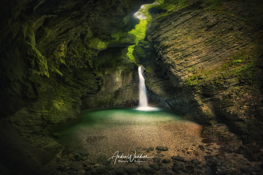 Der Wasserfall in der Grotte | Andre Wandrei - Nature Artworx - Realisiert mit Pictrs.com