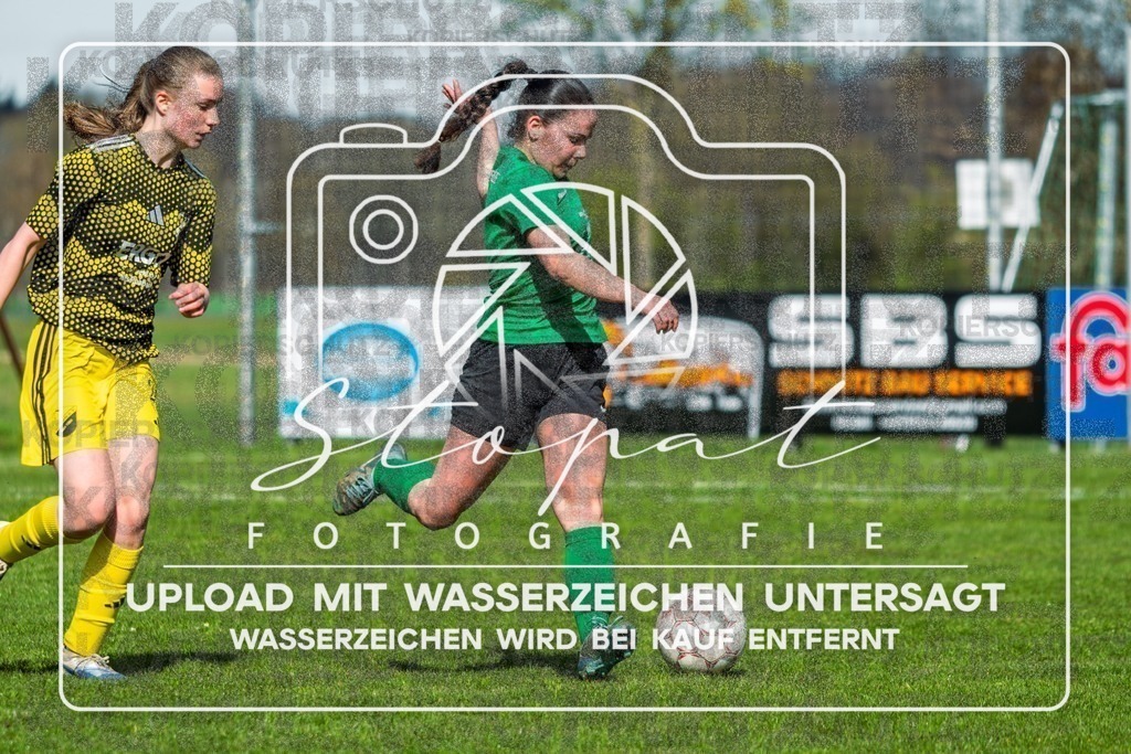 SGFTUS-1039 | Janine Bremer (TuS Eversen-Sulze #15) beim Damen Kreisliga HK/CE Spiel zwischen SG Fulde und TuS Eversen-Sulze im Fulder Zentralstadion, Fulde (Simon Paul Stopat) - Realisiert mit Pictrs.com