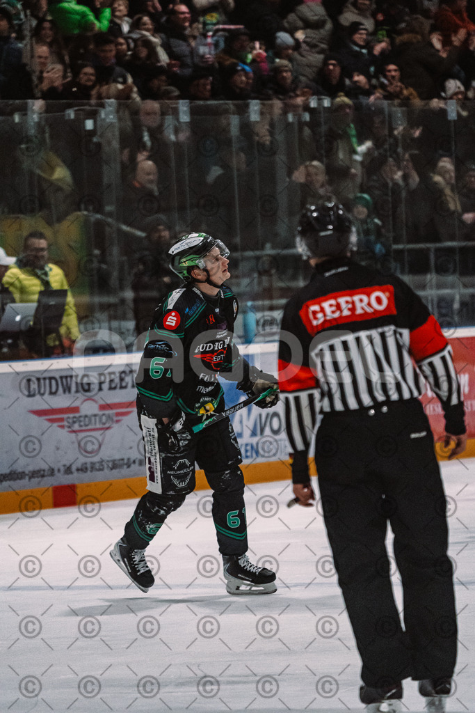Alligators_vs_Peiting_04_01_2026-071 | Höchstadt Alligators Fotogalerie: Eishockey-Action aus Franken. Professionelle Spielfotos, Portraits & Stadionbilder zum Download. Jetzt entdecken! - Realisiert mit Pictrs.com