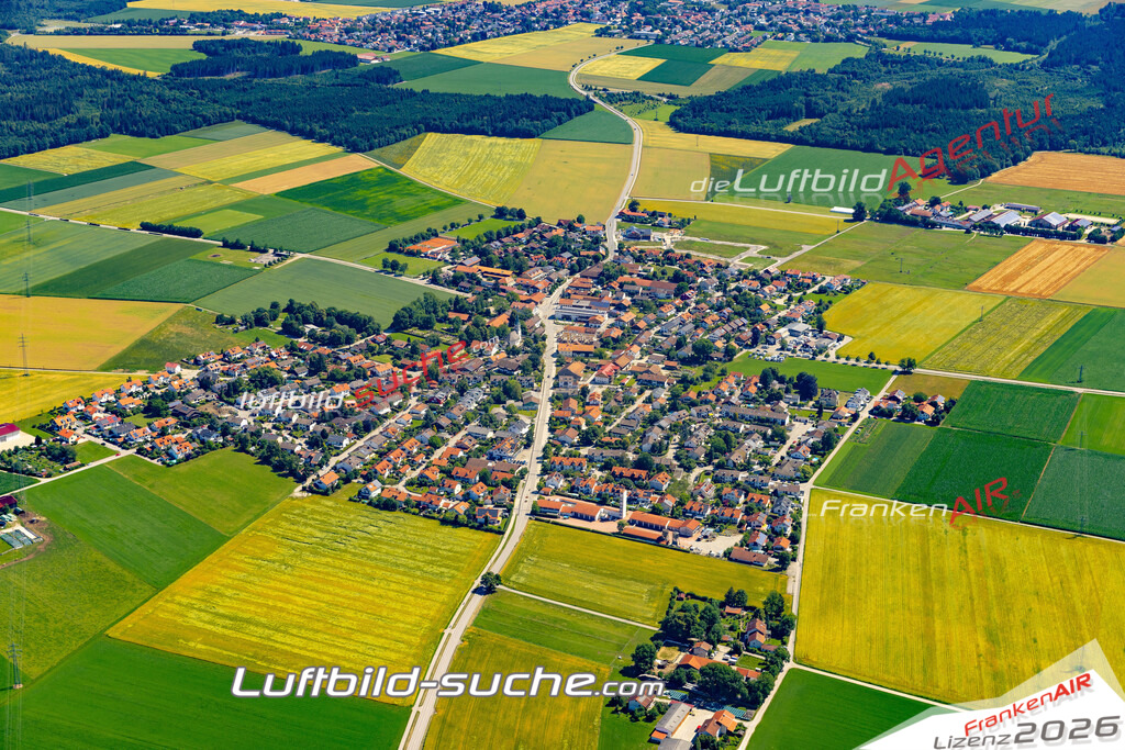 Aktuelles Luftbild von  Brunnthal - Die Luftaufnahme wurde 2022 mittels UL-Flugzeug erstellt ( keine Drohne ) - hochauflösende Kamera-Systeme von  Canon -Beste Qualität - Für grossformatige Ausdrucke geeignet. Die Geschenkidee !