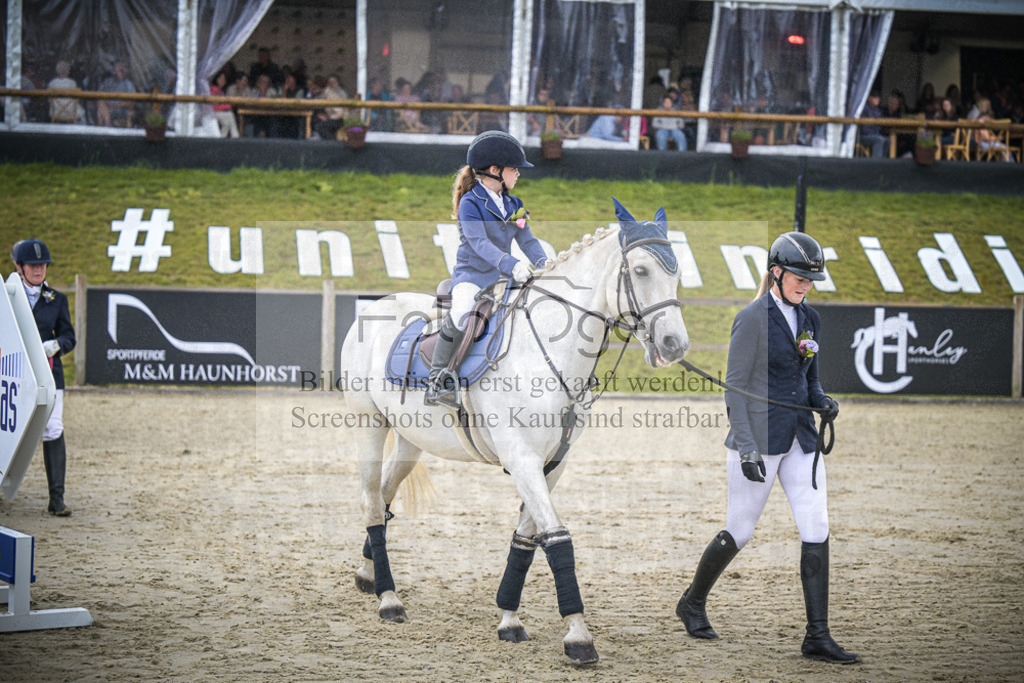 DOS_0066 | Entdecke hochwertige Reitturnierfotos von Foto Oger. Professionell, emotional und authentisch – jetzt Lieblingsmomente im Shop bestellen.Deutschlandweite Turnierfotografie. - Realisiert mit Pictrs.com