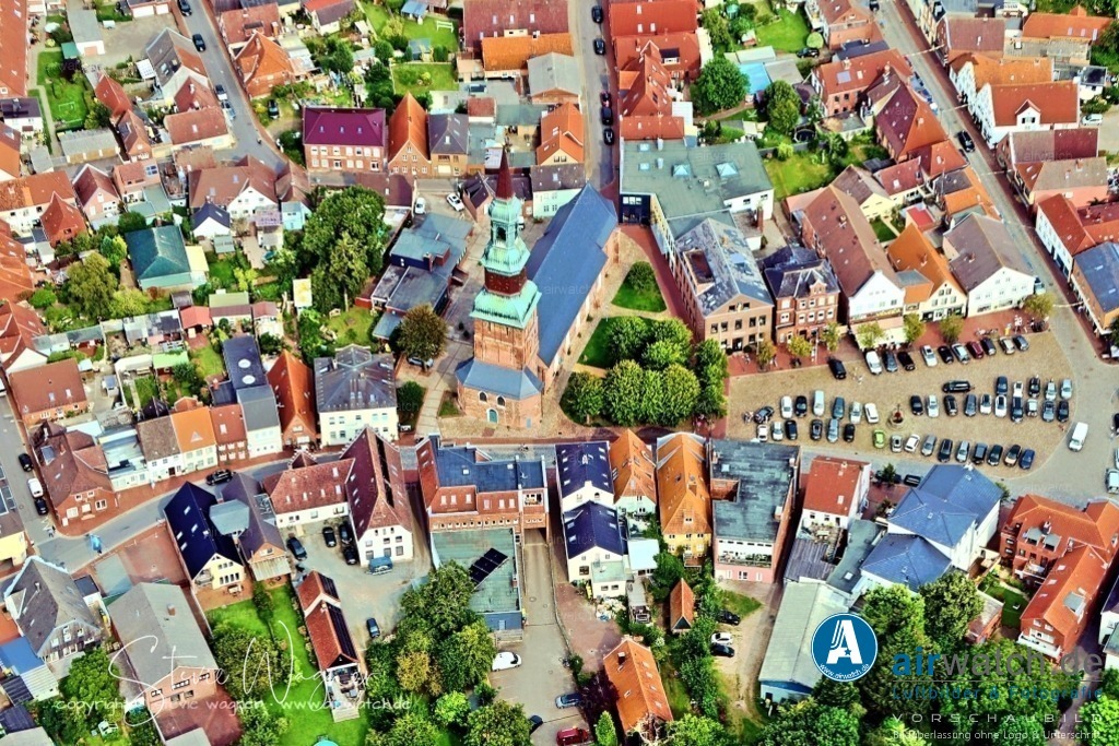 Nordfriesland-Husum-Westerhever-SPO-Toenning-airwatch-wagner-240A6565 | Entdecken Sie atemberaubende Luftbilder und Fotografien auf airwatch.de - Tauchen Sie ein in eine Welt voller faszinierender Aufnahmen aus der Vogelperspektive.