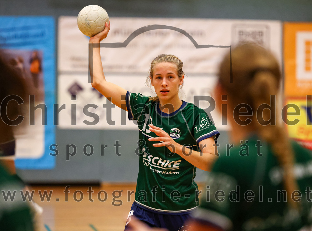 2023-09-16_080_TSV_Vaterstetten_gegen_SV_Muenchen_Laim | Baldham, Deutschland, 16.09.2023:
Handball, Bayernliga Frauen Staffel Süd 2023 / 2024, 1. Spieltag, TSV Vaterstetten gegen SV München Laim, Endergebnis: 23:34

Ronja Flemming (SV München Laim, #13)

Foto: Christian Riedel / fotografie-riedel.net