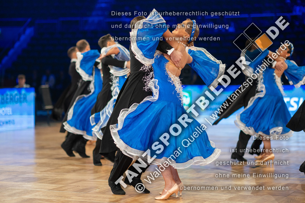 20251206-00578 | Hier finden Sie Tanz Bilder vom Latein und Standard Formationen tanzen. Sportbilder vom Tanzsport. Schöne Fotos und von Weltmeisterschaft, Europameisterschaft, Bundesliga, Regionalliga, Oberliga und Landesliga sowie von GOC Stuttgart, DanceComp, WM Bremen