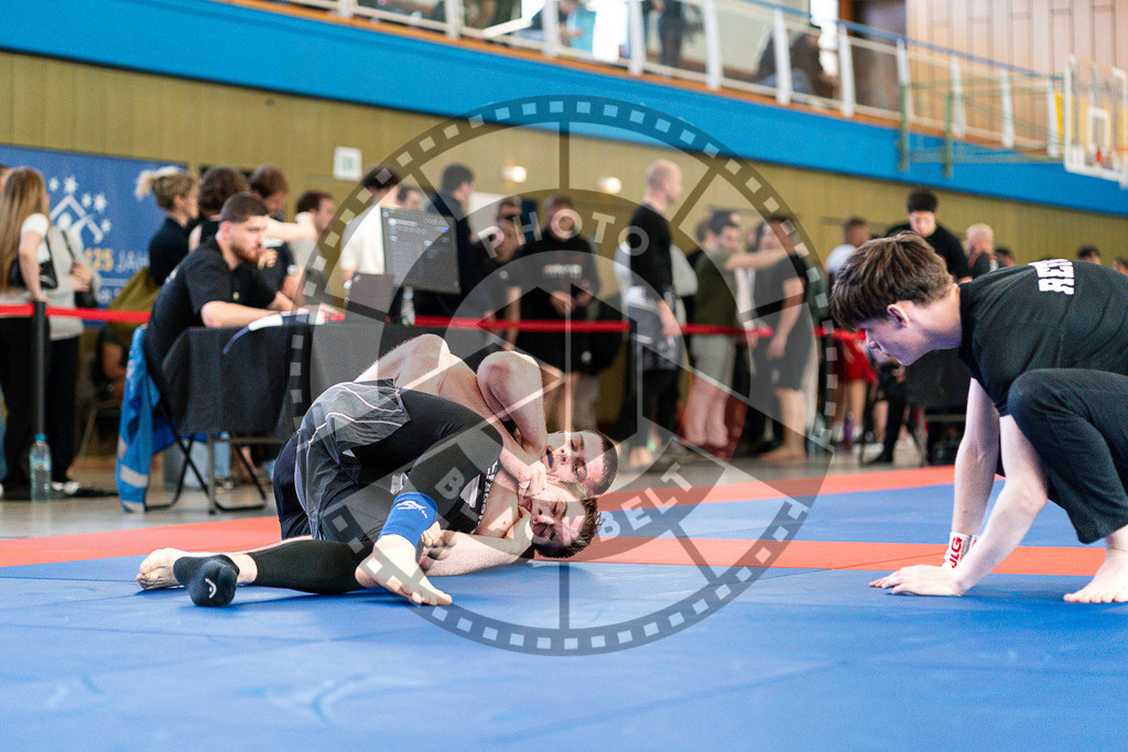 20250510PBB4352 | Athletes compete during the JJLG Berlin Open Jiu-Jitsu Championship on May 10, 2025 in Berlin, Germany. © Chiara Dazi / photoblackbelt