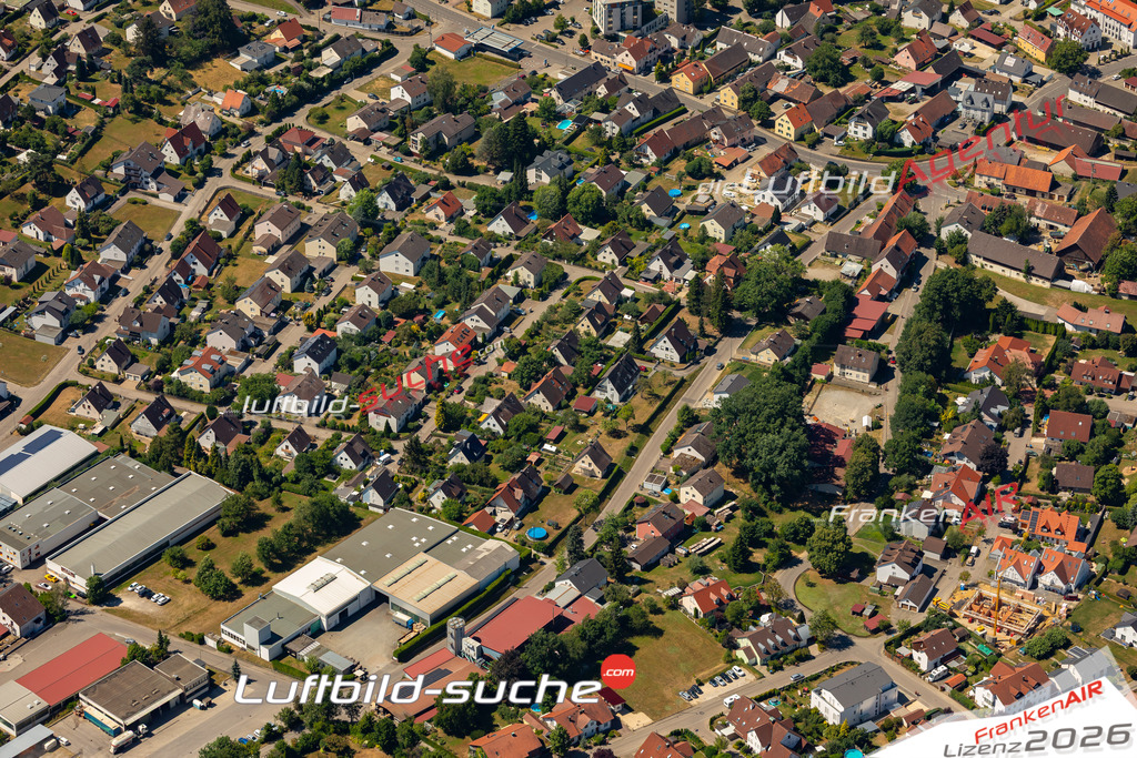 Das Luftbild der Stadt Adelsried wurde 2022 vom Flugzeug heraus erstellt (keine Drohnen-Aufnahmen) Aufnahmehöhe ca.450 Meter- hohe Bildauflösung und Druck-Qualität. Garantiert!