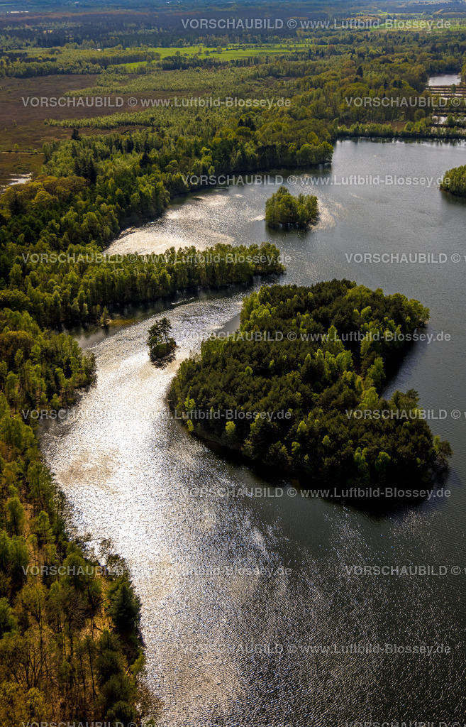 Brueggen240403202DiergartscherSeeSchwalm | Luftbild, Diergartscher See Naturschutzgebiet NSG Elmpter Schwalmbruch, Mischwald und Insel im See, Auenlandschaft an der deutsch-niederländischen Grenze, Oebel, Brüggen, Niederrhein, Nordrhein-Westfalen, Deutschland