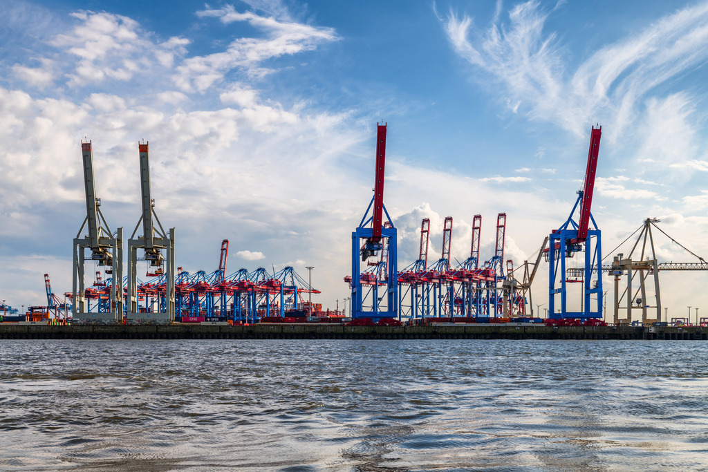 10230107 - Blick auf das Terminal Burchardkai | Das Containerterminal Burchardkai im Hamburger Hafen.