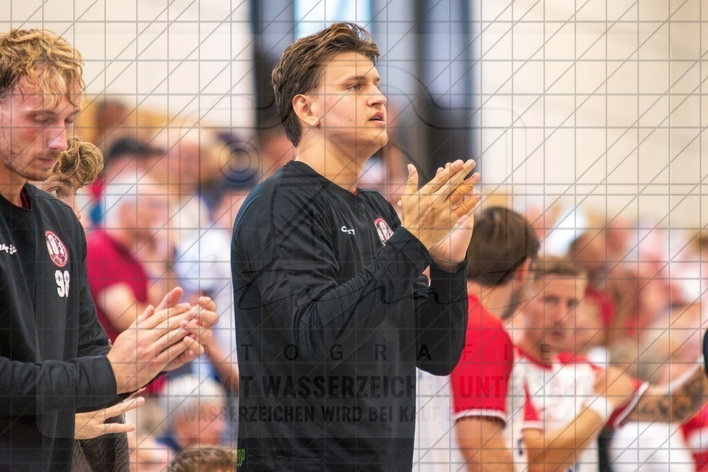 IHC 2026 - HC Hamburg vs. HØJ Elite | Mikkel Olsen (HØJ Elite #42); IHC 2026 - HC Hamburg vs. HØJ Elite am 07.08.2026 in Sporthalle KGS, Schneverdingen - Realisiert mit Pictrs.com