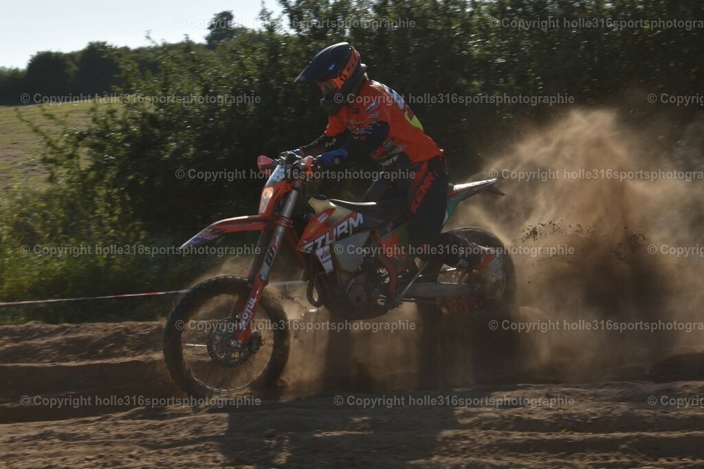 DSC_0421 | Sportfotografie , Motorsport, Motoross, Reitsport, Mointainbike, Enduro,
Landschaft , Outdoor, Eventfotografie, Landschaft, Bilder online bestellen - Realisiert mit Pictrs.com