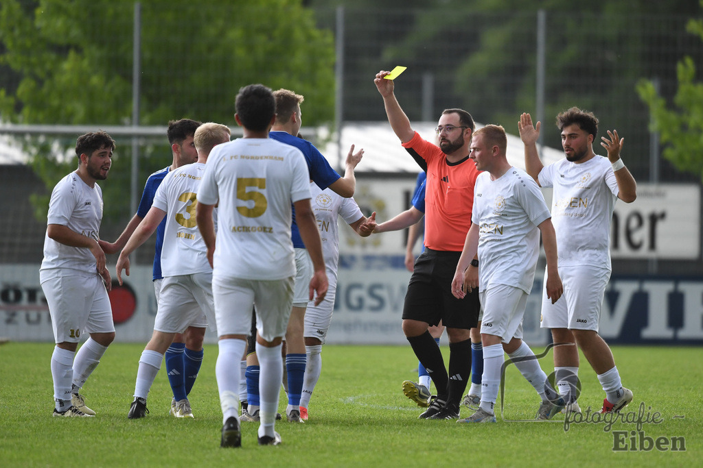 1. FC Nordenham-SV GOTANO | Kreispokal Finale Jade-Weser-Hunte 1. Mannschaften; 1.FC Nordenham (weiß)-SV GOTANO (blau) am 15.06.2025 in Rastede (Sportanlage Köttersweg), Photo: Philip Eiben 2025 - Realisiert mit Pictrs.com