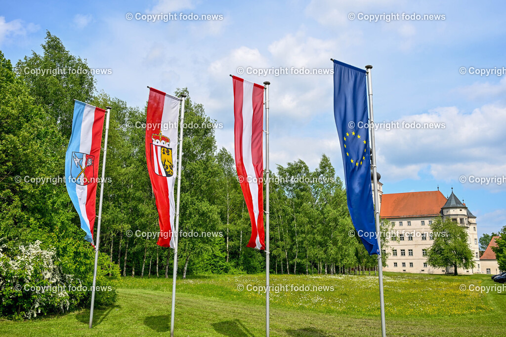 Hartheim_ Lern- und Gedenkschloss_ 07.05.2025-30 | 07.05.2025, Hartheim, AUT, Lern- und Gedenkort, Schloss Hartheim, im Bild Schloss Hartheim, Toetungsanstalt der Nazionalsozialisten waehrend des 2. Weltkrieg, NS-Zeit, Holocaust, Euthanasie, Psychiatrie, Gedenkstaette, KZ-Haeftlinge, Menschen mit Behinderung, Verbrechen, Weg der Vielfalt, gegen Vergessen