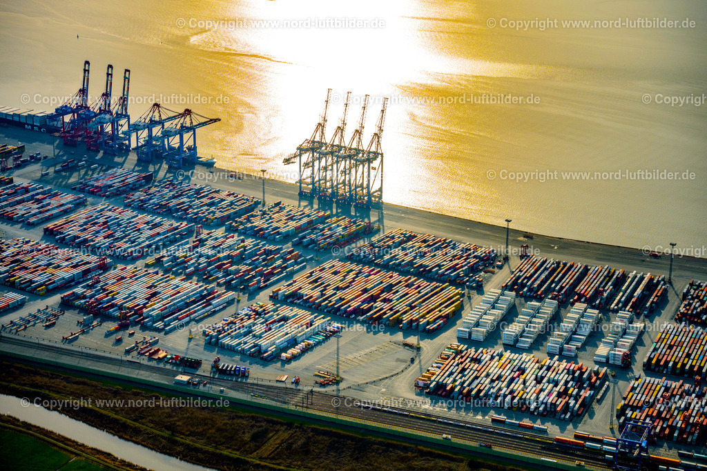 Bremerhaven_Containerhafen_Eurogate_ELS_3746040223 | BREMERHAVEN 04.02.2023 Containerterminal im Containerhafen des Überseehafen in Bremerhaven im Bundesland Bremen, Deutschland. Weiterführende Informationen bei: EUROGATE GmbH &amp; Co. KGaA, KG. // Container Terminal in the port of the international port in Bremerhaven in the state Bremen, Germany. Further information at: EUROGATE GmbH &amp; Co. KGaA, KG. Foto: Martin Elsen