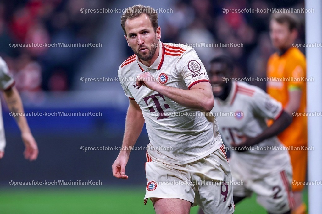 UCL11032501055 | 11.03.2025, Fußball, UEFA Champions League, Bayer 04 Leverkusen - FC Bayern München, Achtelfinale Rückspiel, BayArena, Saison 2024 2025: Torjubel nach dem 1:0 durch Torschütze Harry Kane (FC Bayern #9)DFB regulations prohibit any use of photographs as image sequences and or quasi-video.