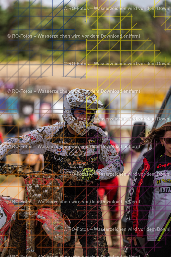 Sechshelden 2026 Sonntag  -921 | Sportfotografie von RO-Fotos: Motorsport, Motocross, Enduro, Laufveranstaltungen und Triathlon. Professionelle Fotos von Sportlern und Events. - Realisiert mit Pictrs.com