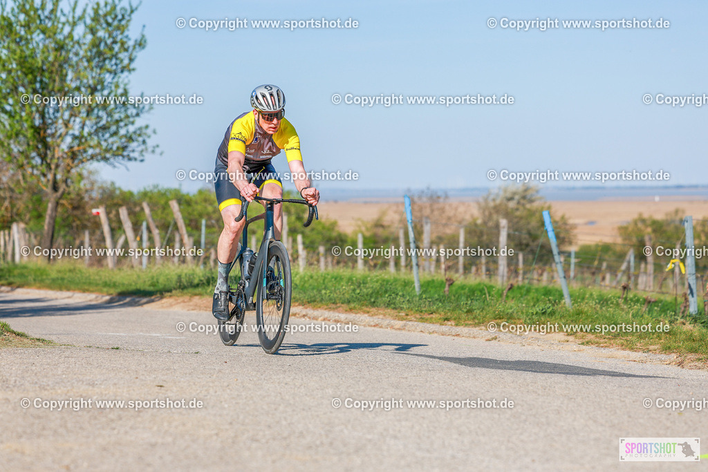 678_AR6_8260 | Neusiedlersee Radmarathon 2026@sportshot_your_pictrs #yourpictures#roadtowm2029 #nrm #neusiedlerseeradmarathon #neusiedlersee #neusiedlerseetourismus #burgenland #mörbisch #nrm26 #burgenlandtourismus #voglundco #poweredbyburgenlandtourismus #radsport #rad #marathon #ucigranfondo #visitburgenland #ucigranfondoworldseries