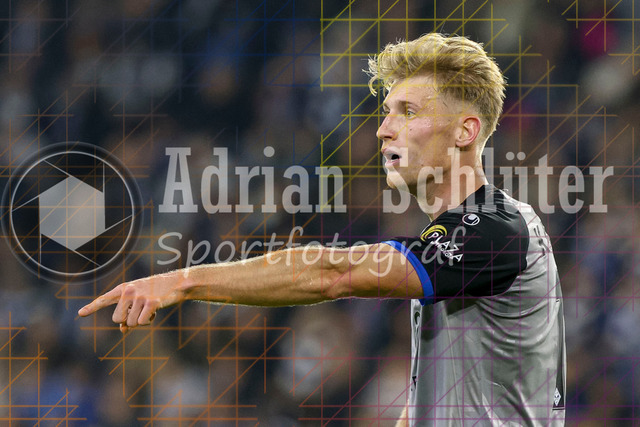 MSV Duisburg vs SV Waldhof Mannheim - 3. Liga | Duisburg, Deutschland, 07.11.25:   Thijmen Joel Sander Nijhuis (SV Waldhof Mannheim) gestikuliert, Gestik waehrend des Spiels der 3. Liga MSV Duisburg vs SV Waldhof Mannheim in der schauinsland-reisen-arena(Foto von Brauer-Fotoagentur / Adrian Schlueter)