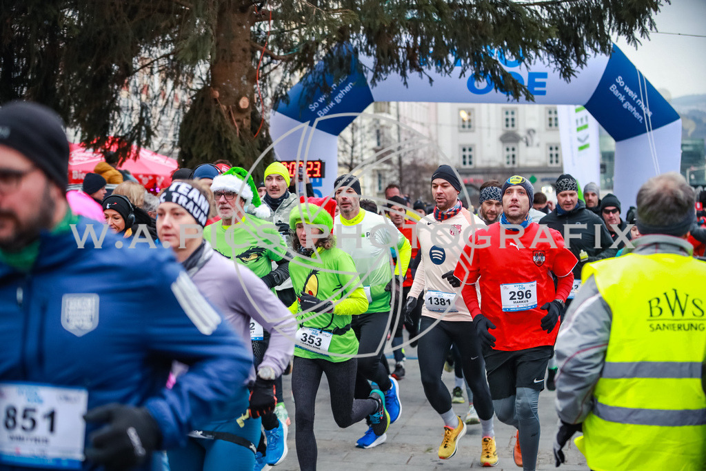 SILVESTERLAUF LINZ 25 | Linz, AUSTRIA, 31. Dezember 25, TRIRUN SILVESTERLAUF LINZ 25 , Image shows: 
Photo: WAPICS / BINDER Manuel