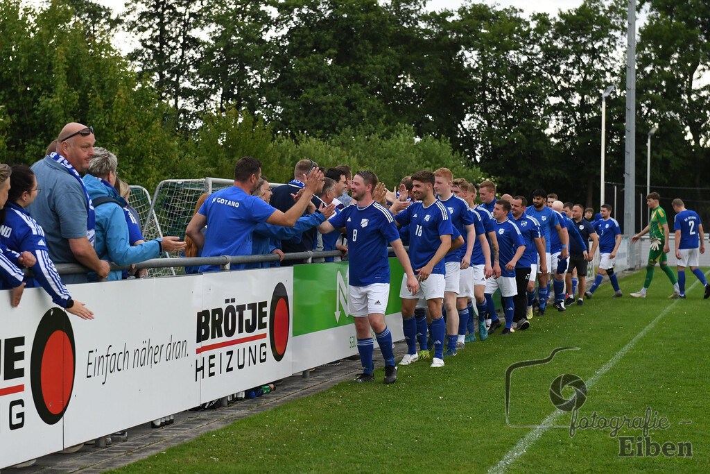 1. FC Nordenham-SV GOTANO | Kreispokal Finale Jade-Weser-Hunte 1. Mannschaften; 1.FC Nordenham (weiß)-SV GOTANO (blau) am 15.06.2025 in Rastede (Sportanlage Köttersweg), Photo: Philip Eiben 2025 - Realisiert mit Pictrs.com