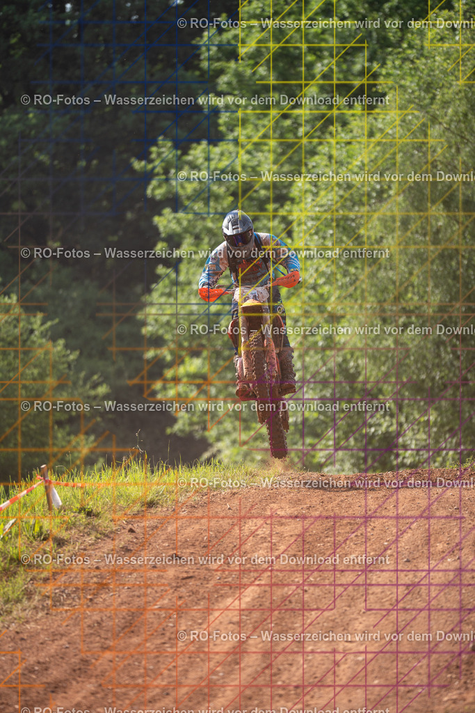 Wolfshausen 4 Lauf -418 | Sportfotografie von RO-Fotos: Motorsport, Motocross, Enduro, Laufveranstaltungen und Triathlon. Professionelle Fotos von Sportlern und Events. - Realisiert mit Pictrs.com