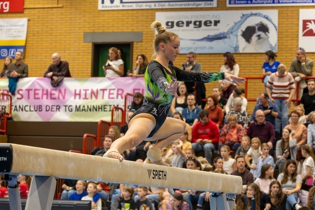 Deutsche Turnliga DTL (Bundesliga) der Frauen, 3. Wettkampftag 2025 in Ketsch***Karina Schönmaier (TSV Tittmoning-Chemnitz) am Schwebebalken | Deutsche Turnliga DTL (Bundesliga) der Frauen, 3. Wettkampftag 2025 in Ketsch***Karina Schönmaier (TSV Tittmoning-Chemnitz) am Schwebebalken - Realisiert mit Pictrs.com