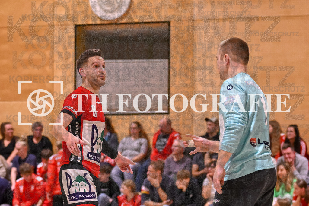 GER, SG Maulburg/Steinen - HSG Dreiland, Handball, Landesliga Suedbaden, 4. Spieltag, Saison 2024/2025, 12.10.2024 | Jakob Tiedtke (SG Maulburg/Steinen, #08), Rubens Freuschle (SG Maulburg/Steinen, #01)GER, SG Maulburg/Steinen - HSG Dreiland, Handball, Landesliga Suedbaden, 4. Spieltag, Saison 2024/2025, 12.10.2024Foto: TH Fotografie/Thomas Hess