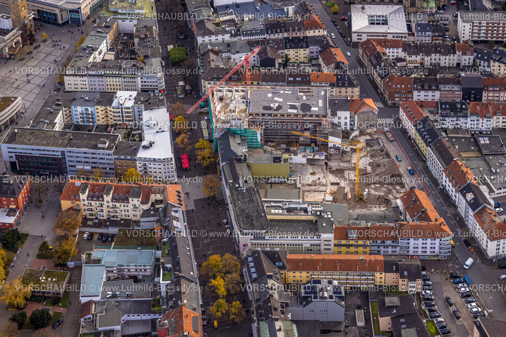 Hagen251101231 | Luftbild, Baustelle Kampstraße Ecke Elberfelder Straße mit Baukran Sanierung und Baugerüst Fassadenverkleidung, ehemaliges Kaufhof Gebäude, Mittelstadt, Hagen, Ruhrgebiet, Nordrhein-Westfalen, Deutschland