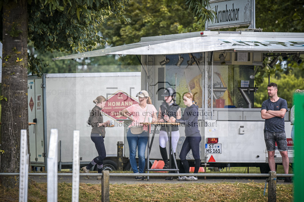 DOS_4272 | Entdecke hochwertige Reitturnierfotos von Foto Oger. Professionell, emotional und authentisch – jetzt Lieblingsmomente im Shop bestellen.Deutschlandweite Turnierfotografie. - Realisiert mit Pictrs.com