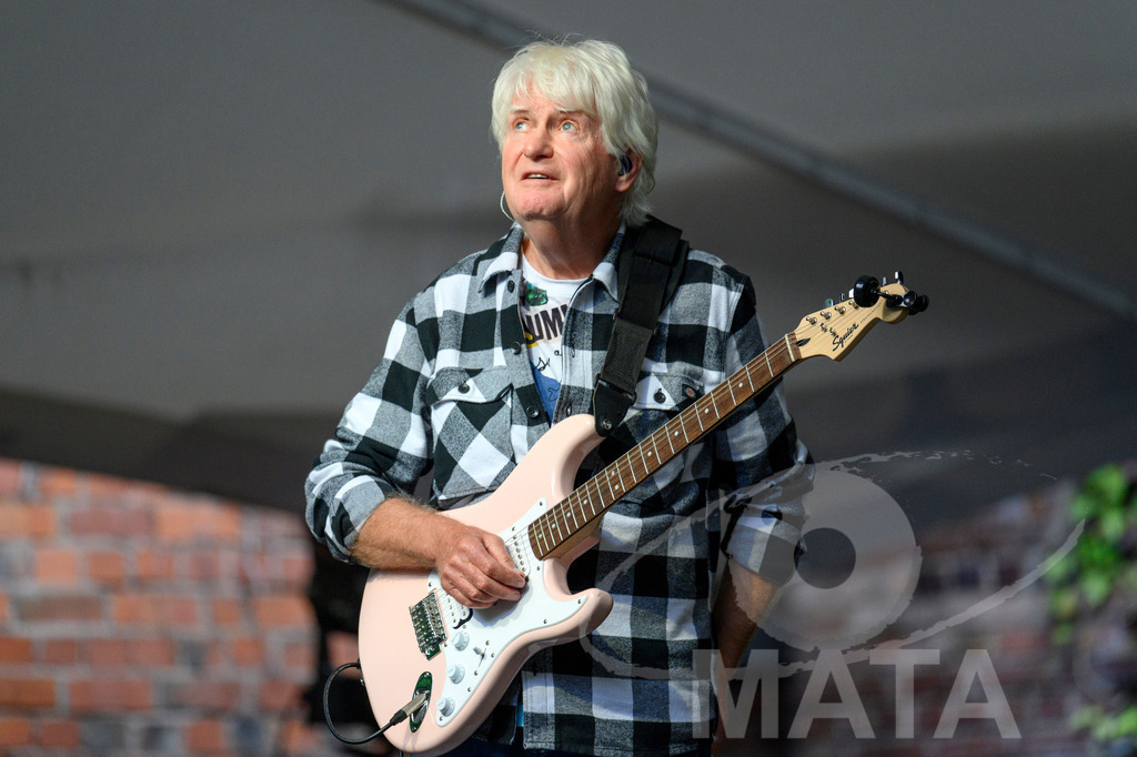 _DWA2638 | John Lees von John Lees' Barclay James Harvest live bei einem Konzert in Serenadenhof Nürnberg, 01.07.2023 - Realisiert mit Pictrs.com