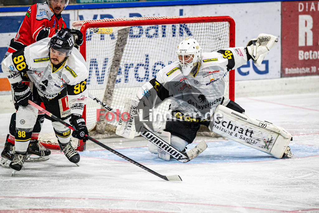 TSV Peißenberg MINERS gegen EA Schongau | Eishockey Bayernliga Herren Vorrunde 2024/25, TSV Peißenberg MINERS gegen EA Schongau, 20241031,Ben FRIEDRICH MITJA (MAMMUTS 45) in Aktion,2024-10-31 in Peißenberg (Eisstadion Peißenberg)Ben FRIEDRICH MITJA (MAMMUTS 45)Copyright: WolfgangxLindner foto-lindner.de