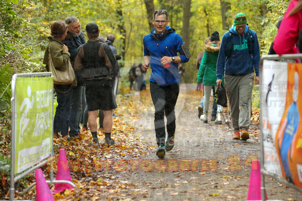 251026_1305_EX1_2443 | Sportfotografie im Rhein-Sieg Kreis, Köln, Bonn, NRW, Rheinland Pfalz, Hessen, etc. Unser Tätigkeitsfeld umfasst den Laufsport vom Volkslauf über den Marathon, Duathlon, Triathon bis zum Ultralauf wie Kölnpfad Ultra oder Schindertrail.