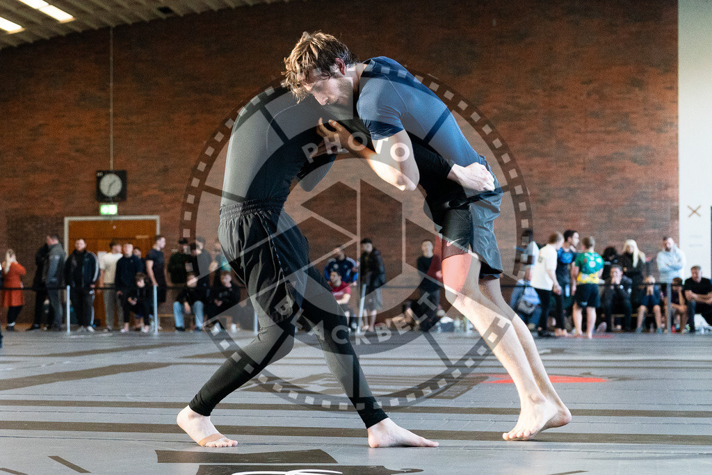 20251129PBB7259 | Fighters compete during the luta livre competition ILLCS XI winter edition on November 29, 2025 in Hannover, Germany.