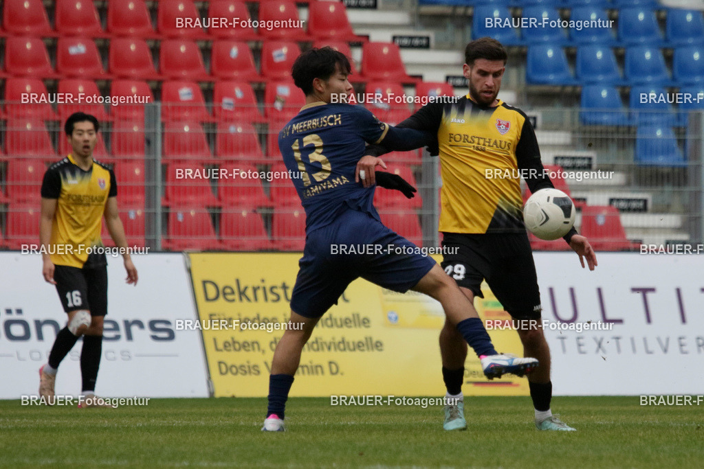 KFC Uerdingen - TSV Meerbusch | Krefeld, Deutschland, 07.12.25 Mohamed Benktib (KFC Uerdingen) im Kampf um den Ball während des Oberliga Niederrhein Spiels zwischen KFC Uerdingen - TSV Meerbusch im Krefelder Grotenburg Stadion am 07. Dezember 2025 in Krefeld (Foto von Ralph Görtz / Brauer-Fotoagentur)(