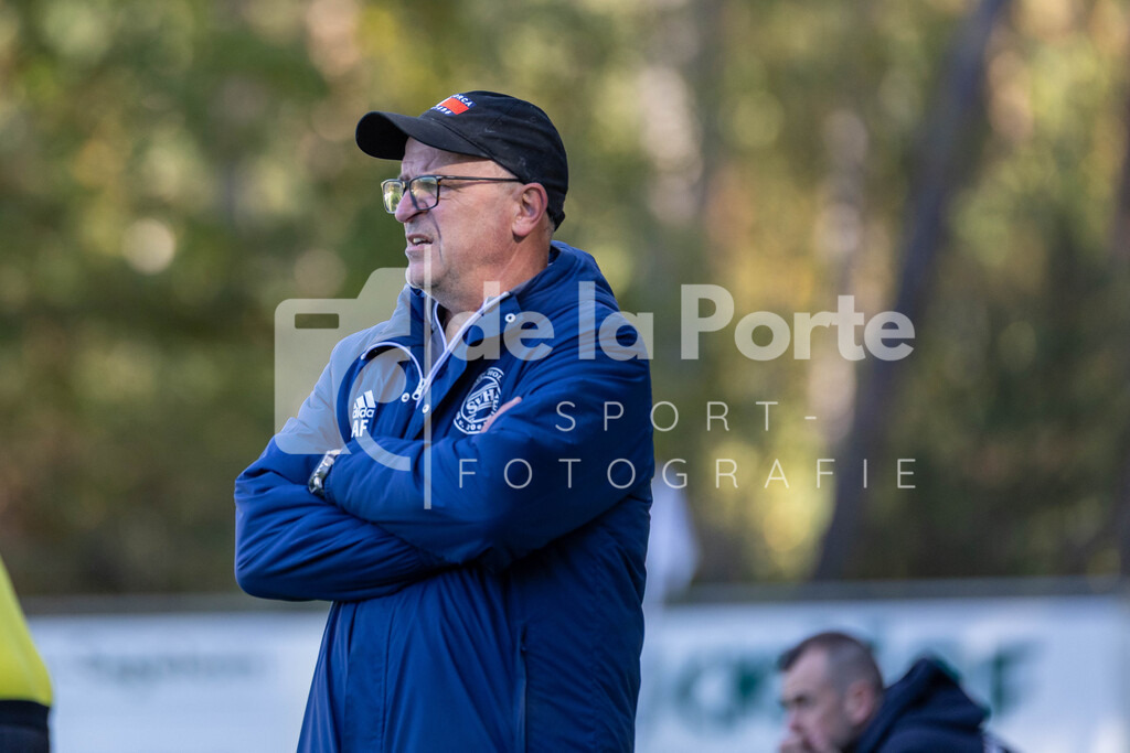 SV Holdenstedt II - Feige_ Axel (Trainer 3) vs Sperber Veerßen 191025 dlP | immodelaporte-sportfotos - Realisiert mit Pictrs.com