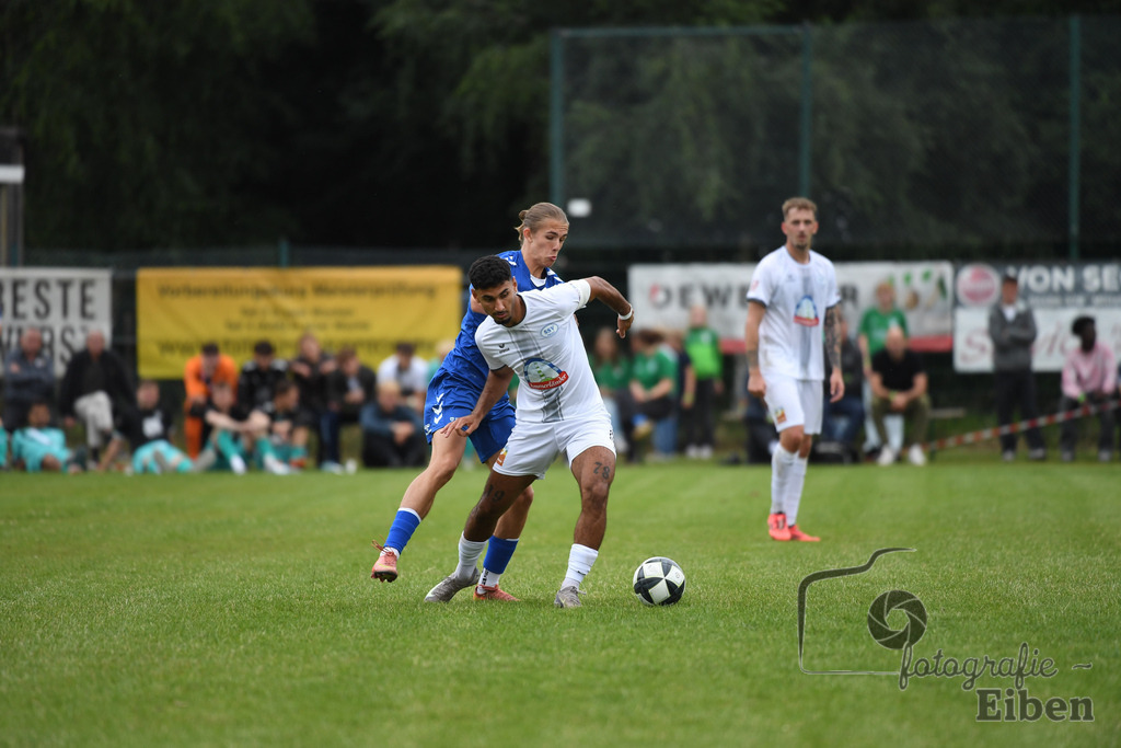 Sport-Duwe Cup | Sport-Duwe Cup Oldenburg; SSV Jeddenloh (weiß)-VFB Oldenburg (blau) am 05.07.2025 in Oldenburg (Sportanlage TuS Eversten), Photo: Philip Eiben 2025 - Realisiert mit Pictrs.com