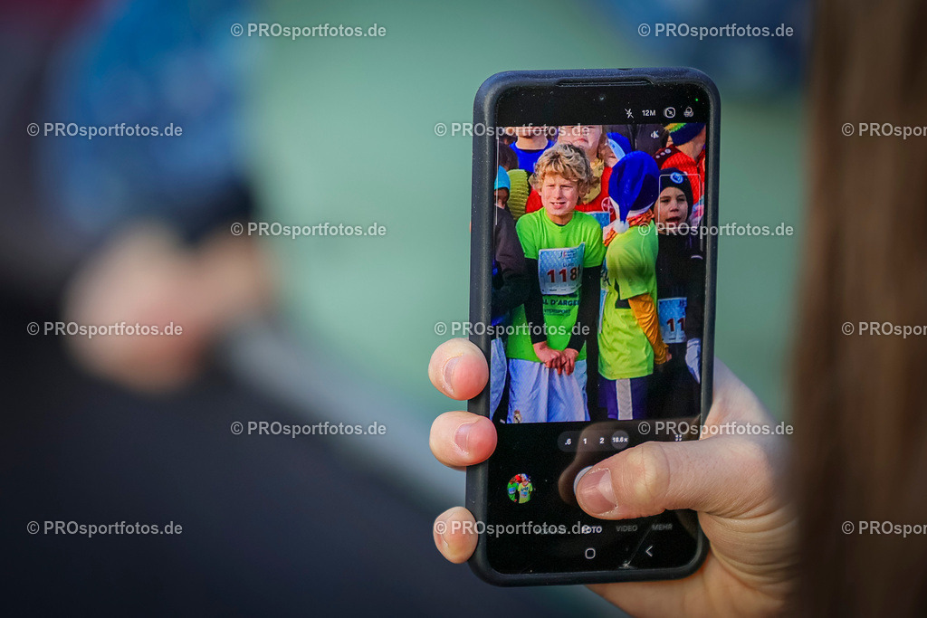 6. Bonner Nikolauslauf; Bonn, 14.12.2025 | Impressionen vom 6. Bonner Nikolauslauf am 14.12.2025 in Bonn (Nordrhein-Westfalen). 