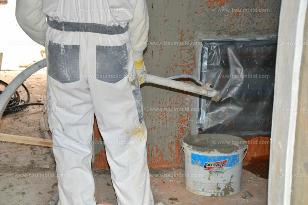 bib-lg18-putzarbeiten-0063 | Nach LV-Leistungsgruppen sortierte Detailfotos über den Bau eines Hauses. Alle Hausbau-Bilder direkt vom Urheber und Autor der Website Haus-Selber-Bauen.com