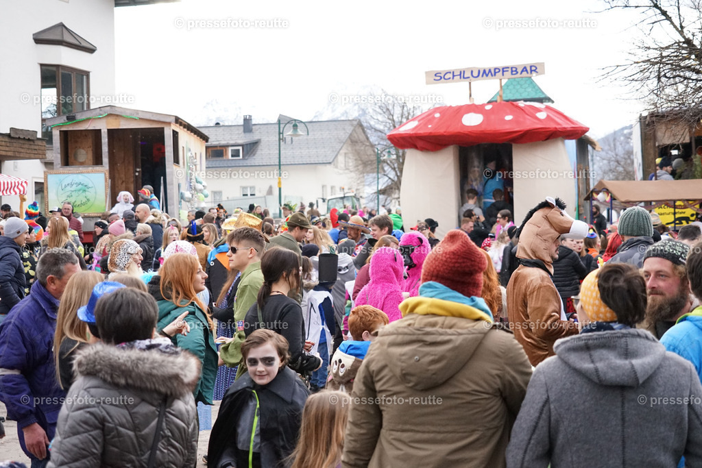 news-2023-Feb11-Fasching-Weissenbach-DSC02161 | Info aus dem Bezirk Reutte/Ausserfern Tirol sowie eine umfangreiche Bilddatenbank über die gesamte Region: Lechtal, Talkessel Reutte, Tannheimertal, Zwischentoren. Lech, Plansee, Zugspitze, Grenztunnel, B179, Fernpassstraße, Verkehr, Lawinen, Tradition, - Realisiert mit Pictrs.com