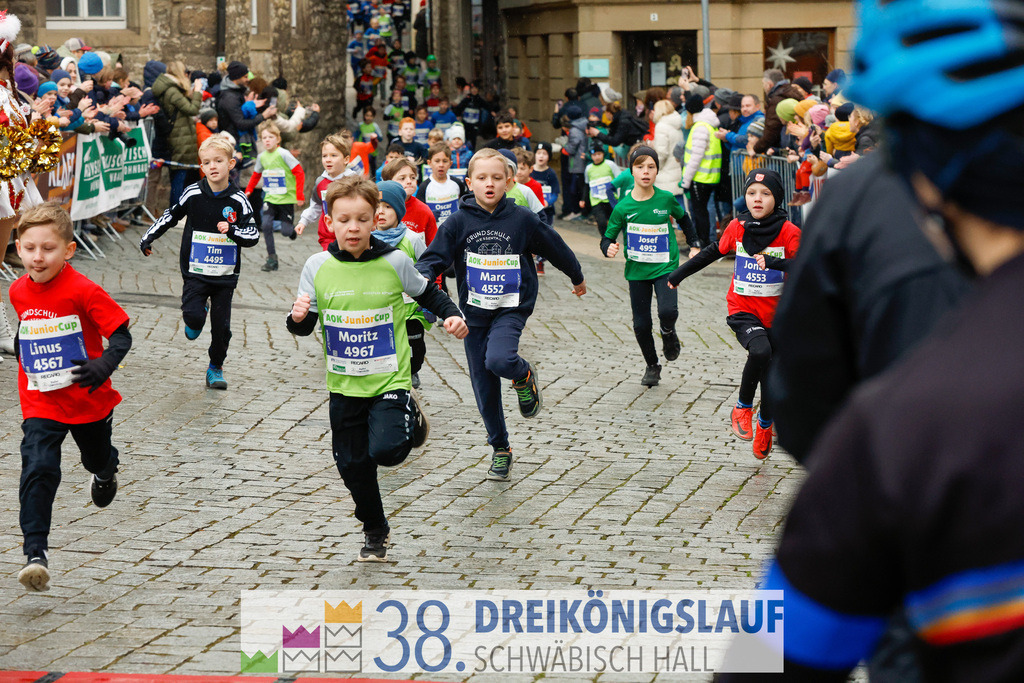 400m AOK Junior Cup | 3 Koenigslauf 2024 400m AOK Junior Cup - Realisiert mit Pictrs.com