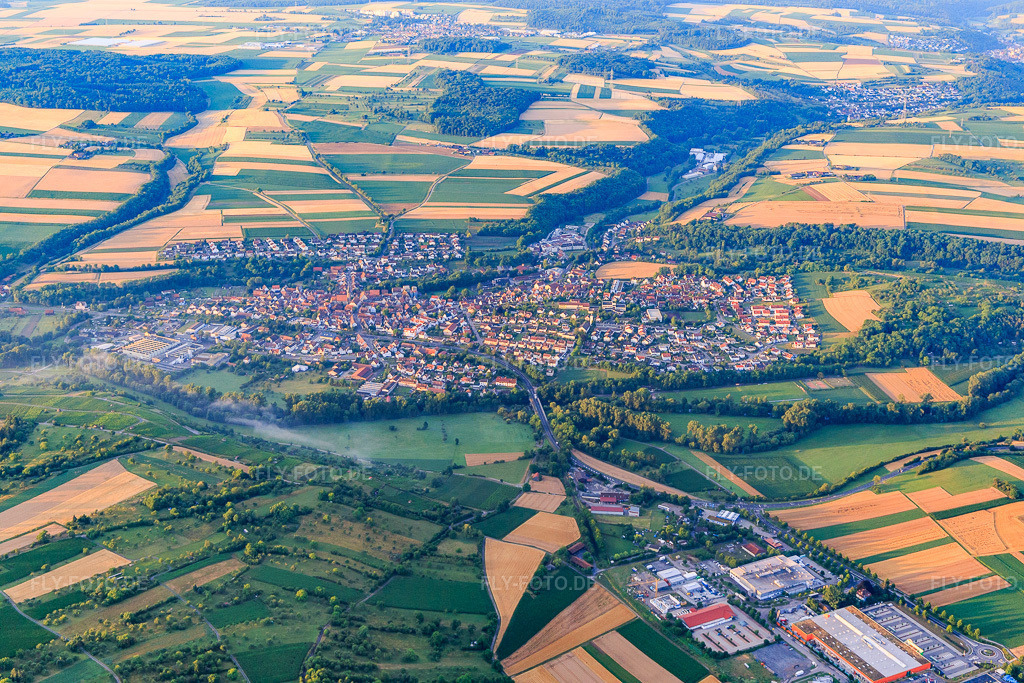 Luftbild: Ortsansicht von Nordwesten im Ortsteil Enzweihingen in Vaihingen im Bundesland Baden-Württemberg in Deutschland. Foto: IMG_101527.jpg vom 08.07.2017 durch Werner Riehm/FLY-FOTO.de